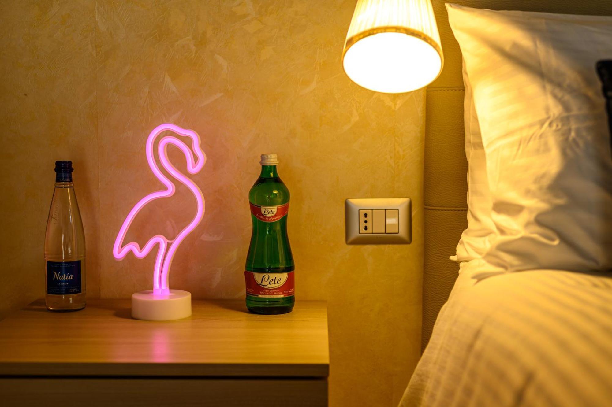El Barrio In Bed Apartment Napoli Bagian luar foto