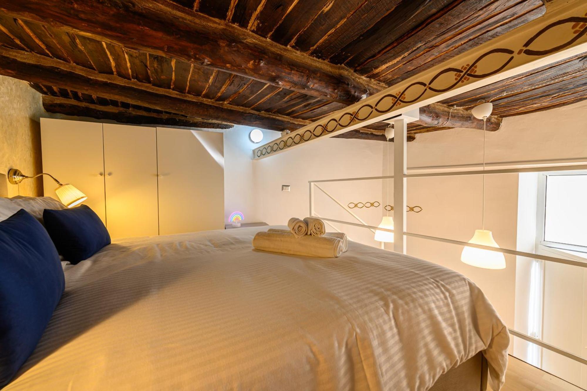 El Barrio In Bed Apartment Napoli Bagian luar foto