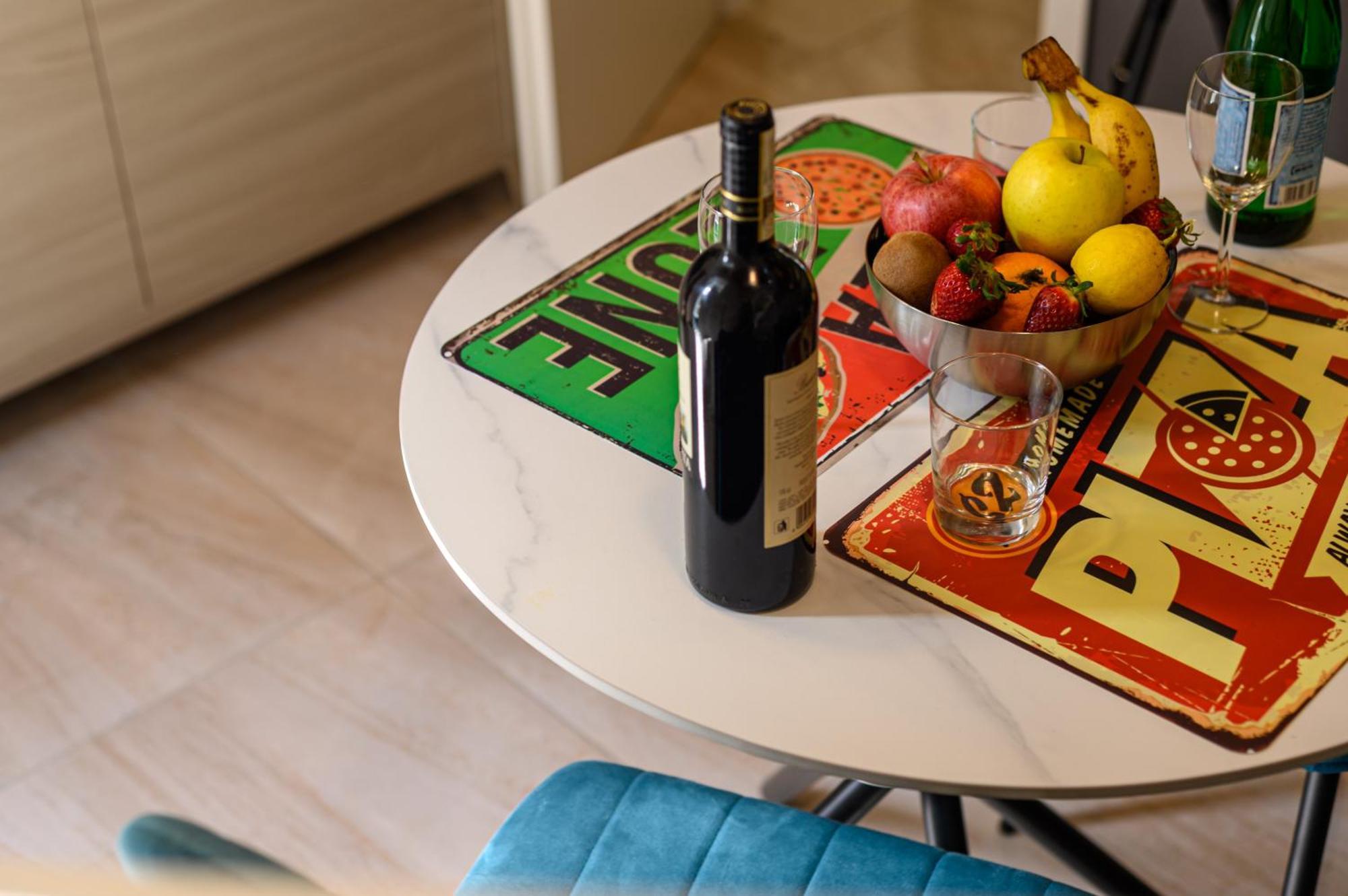 El Barrio In Bed Apartment Napoli Bagian luar foto