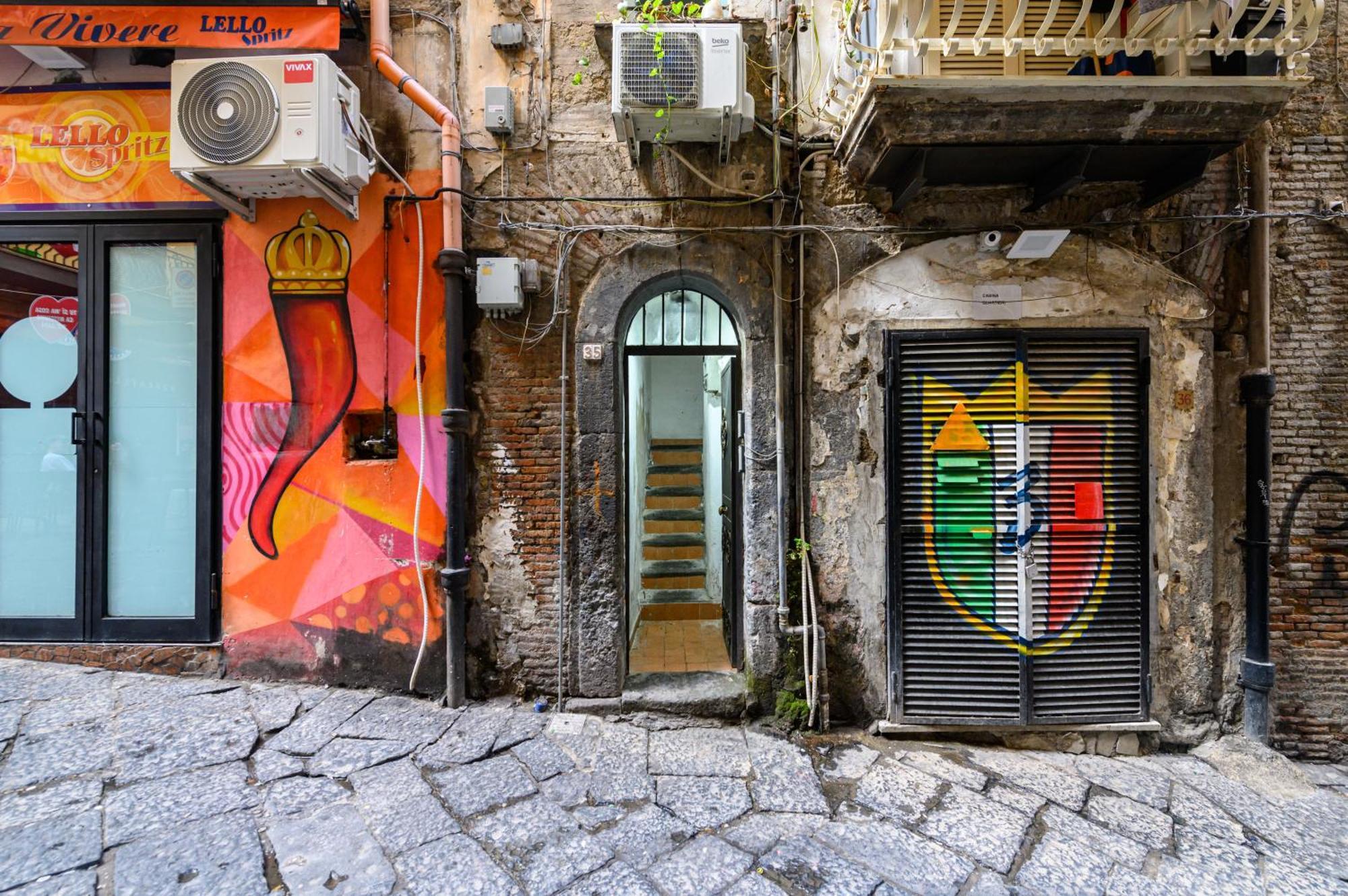 El Barrio In Bed Apartment Napoli Bagian luar foto