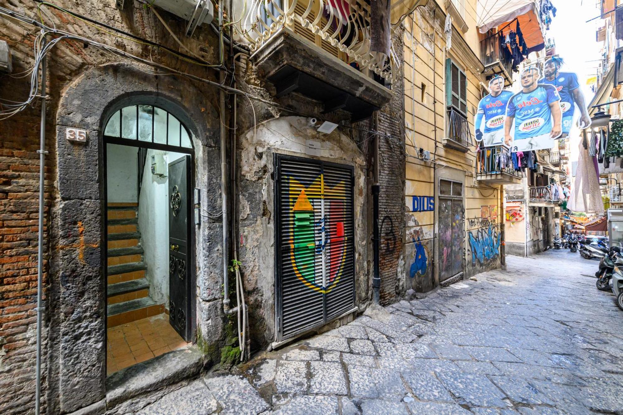 El Barrio In Bed Apartment Napoli Bagian luar foto