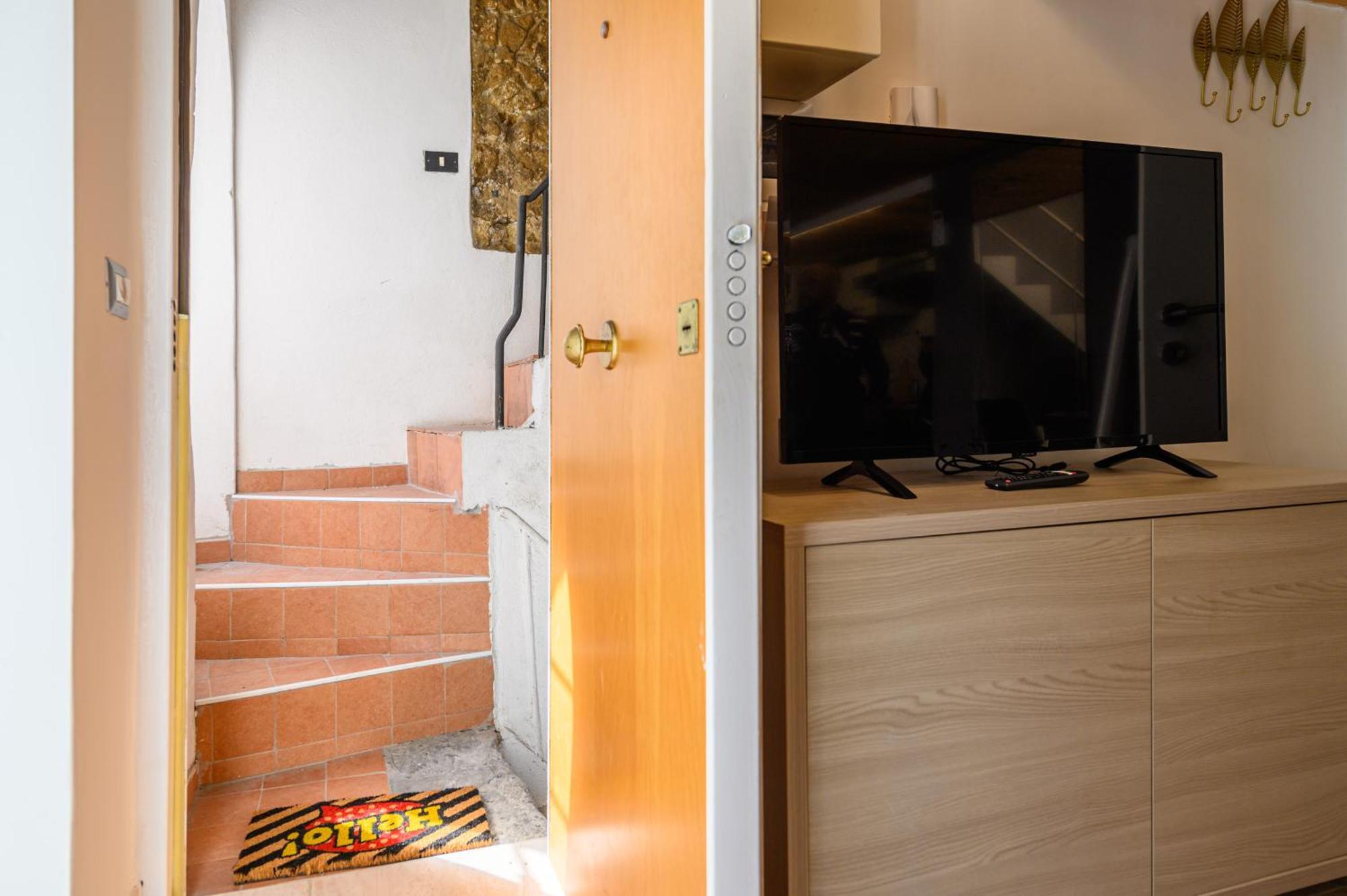 El Barrio In Bed Apartment Napoli Bagian luar foto